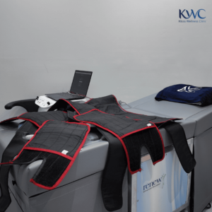 เครื่อง EECP พร้อมอุปกรณ์ถุงลมสำหรับบำบัดระบบไหลเวียนโลหิต ที่ Kloss Wellness Clinic