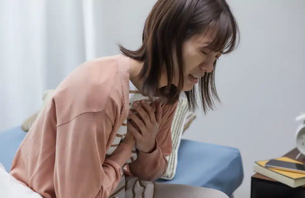 อาการเจ็บหน้าอก หายใจไม่อิ่ม